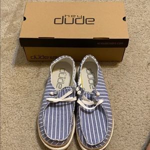 BRAND NEW hey dudes very cute and stylish.